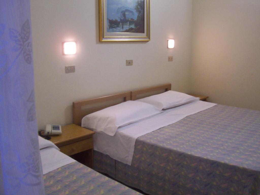 Hotel Pensione Romeo Bari Bilik gambar