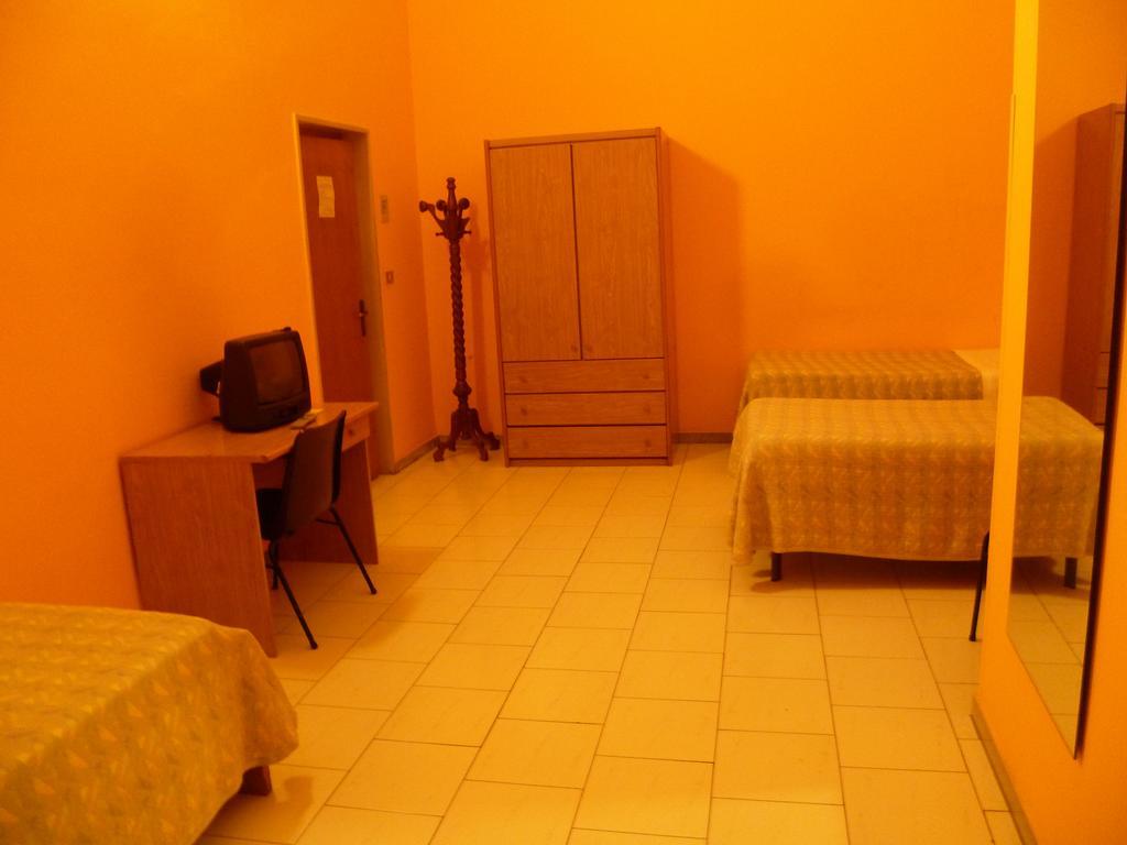 Hotel Pensione Romeo Bari Luaran gambar
