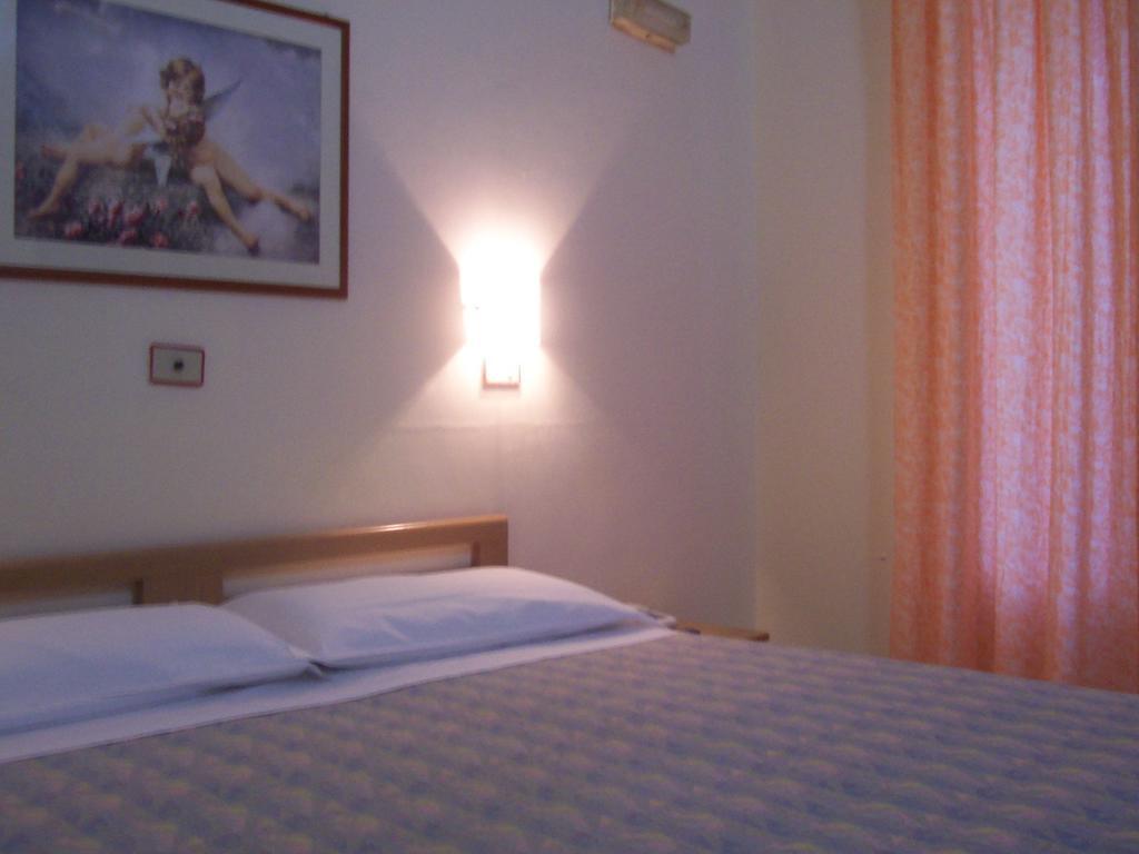 Hotel Pensione Romeo Bari Luaran gambar