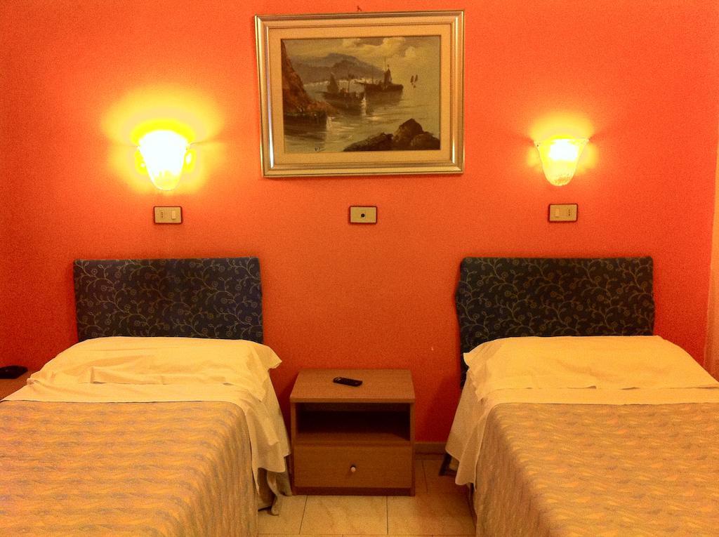 Hotel Pensione Romeo Bari Bilik gambar