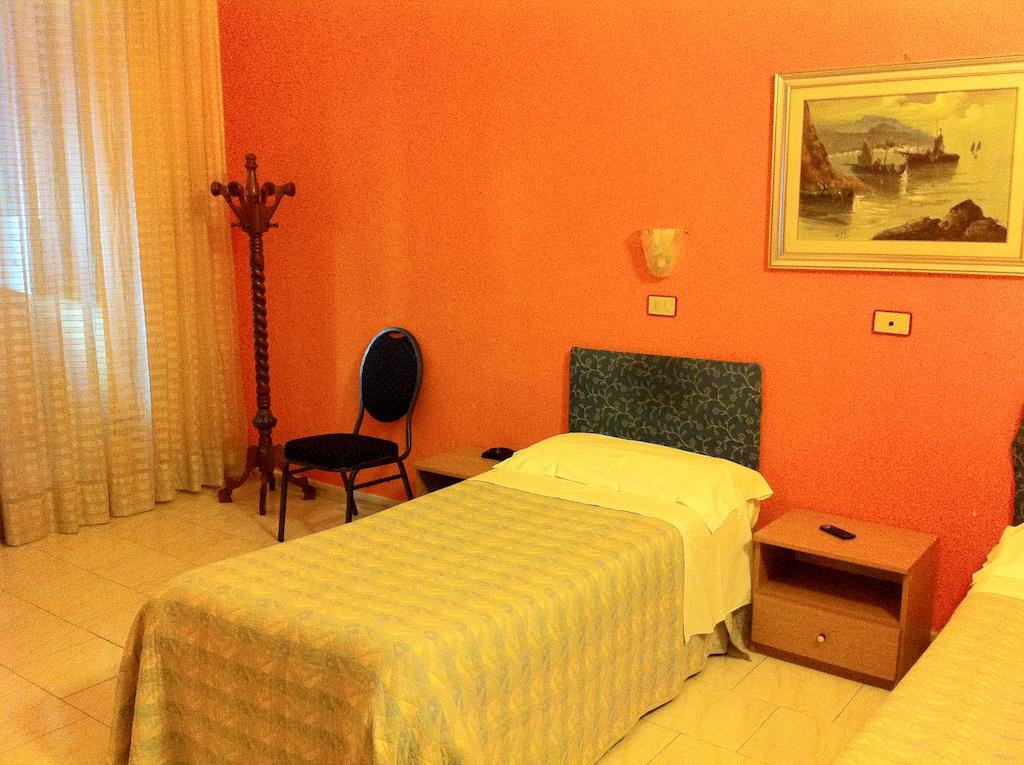 Hotel Pensione Romeo Bari Bilik gambar